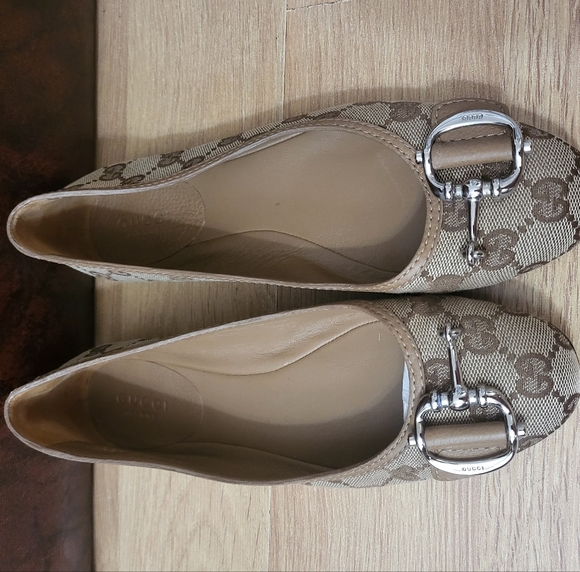 Authentic Gucci canvas shoes